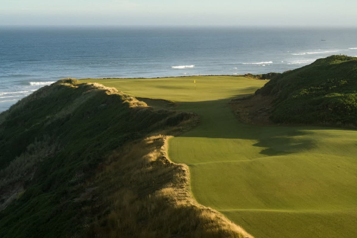 Oceanfront hole at Sheep Ranch along the Oregon coast